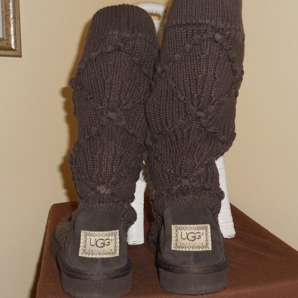 Ugg 7 Classic Brown Argyle Cabled Knit Boots SN 5879 - Picture 3 of 8